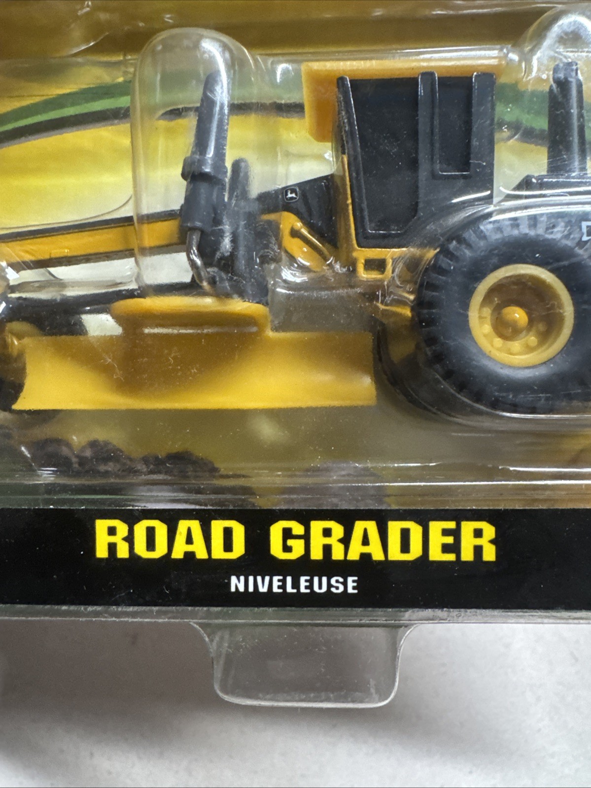 Ertl 2006 John Deere Road Grader Niveleuse # 37014