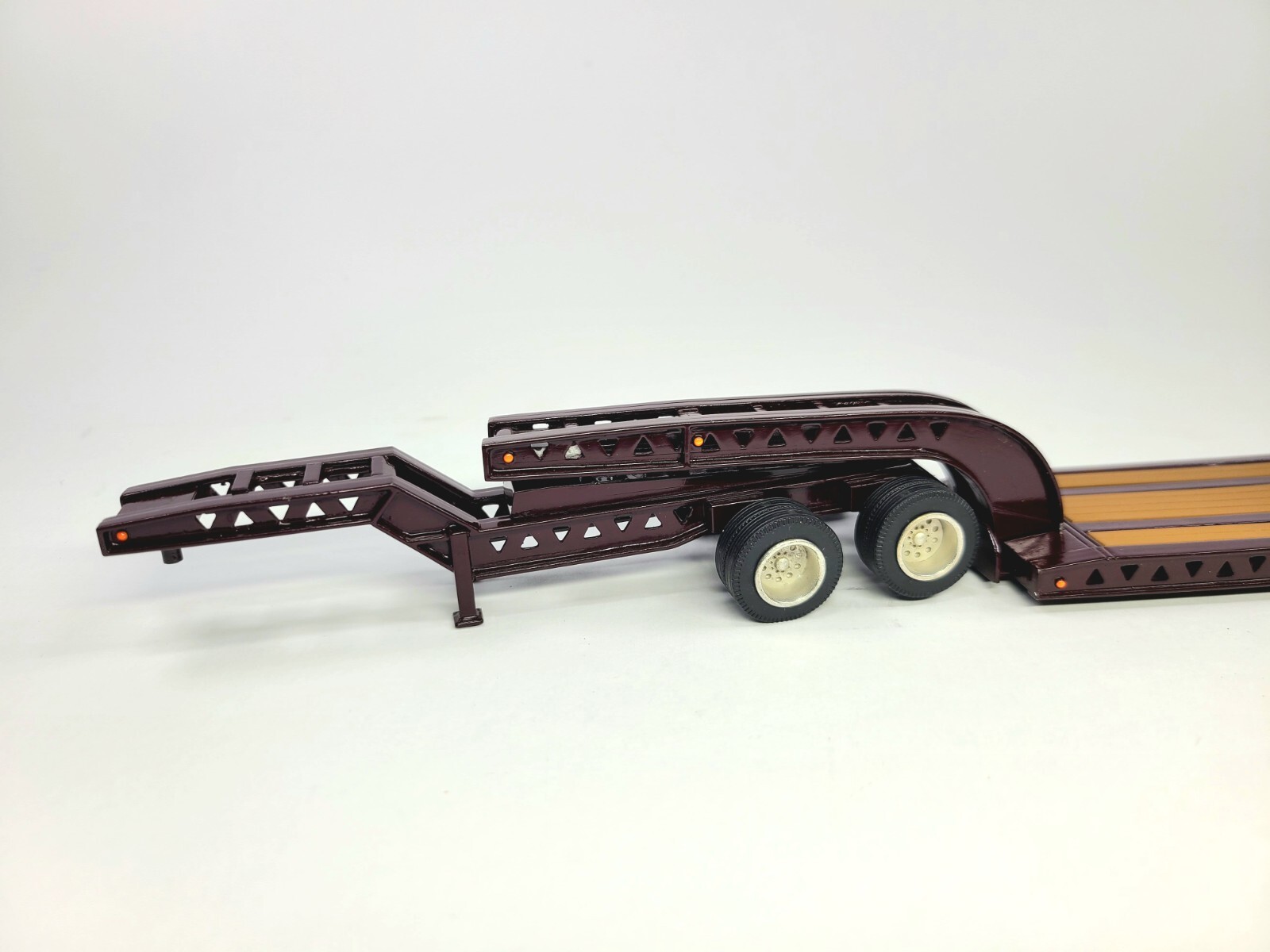 Trail King 2x2x2 Low Loader Trailer – Maroon ASAM Smith 1:48 Scale Diecast Model