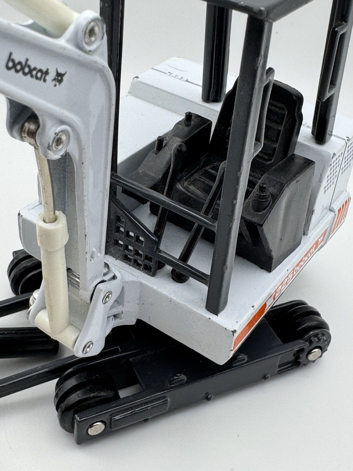 1/25 Mini Bobcat Hydraulic Excavator X225 DieCast Melroe by New Clover See Pics