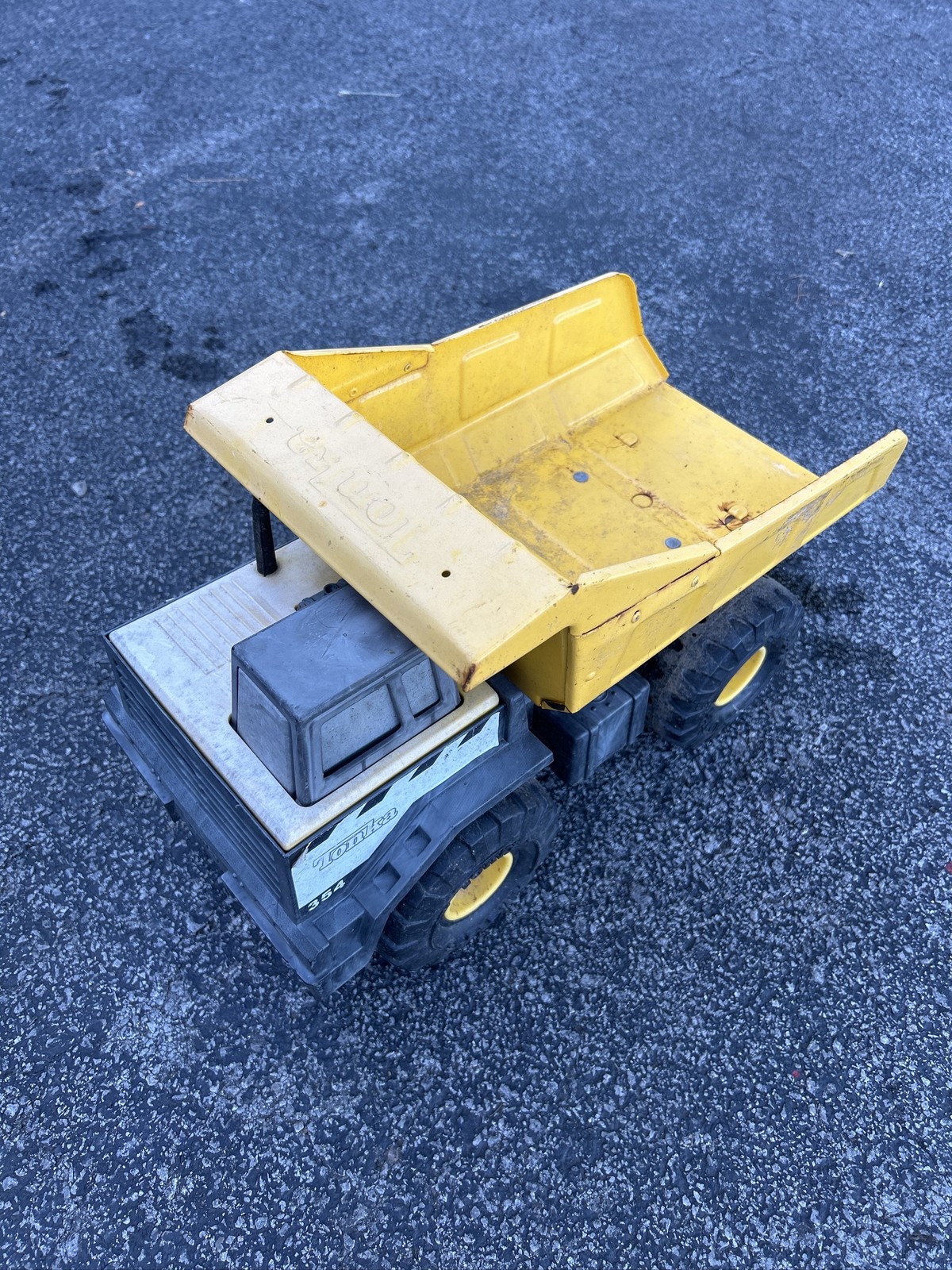 Tonka 354 Yellow Pressed Steel Mighty Dump Truck 2012 Hasbro