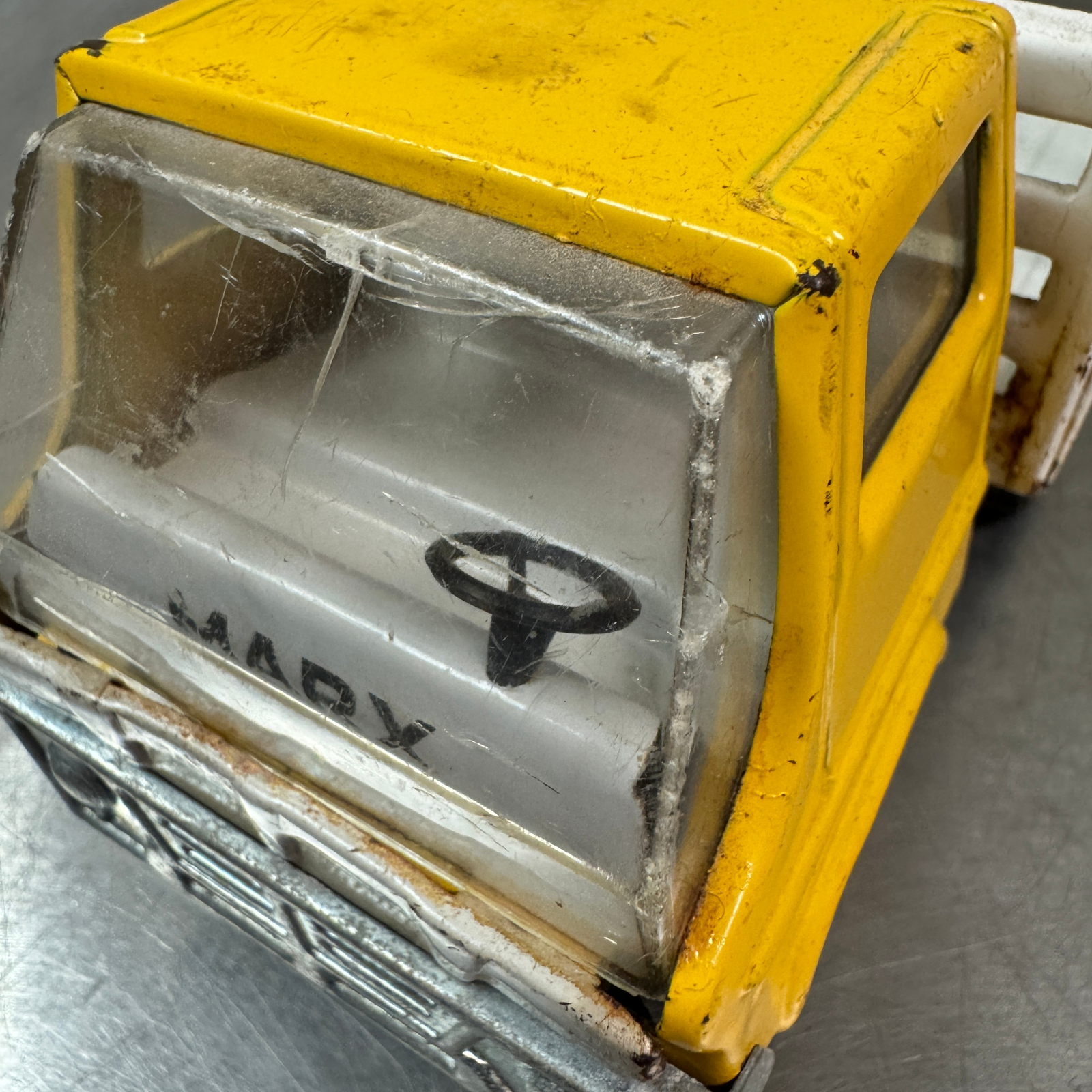 VTG Louis Marx 1967 Metal Cattle Truck Japan Yellow / White