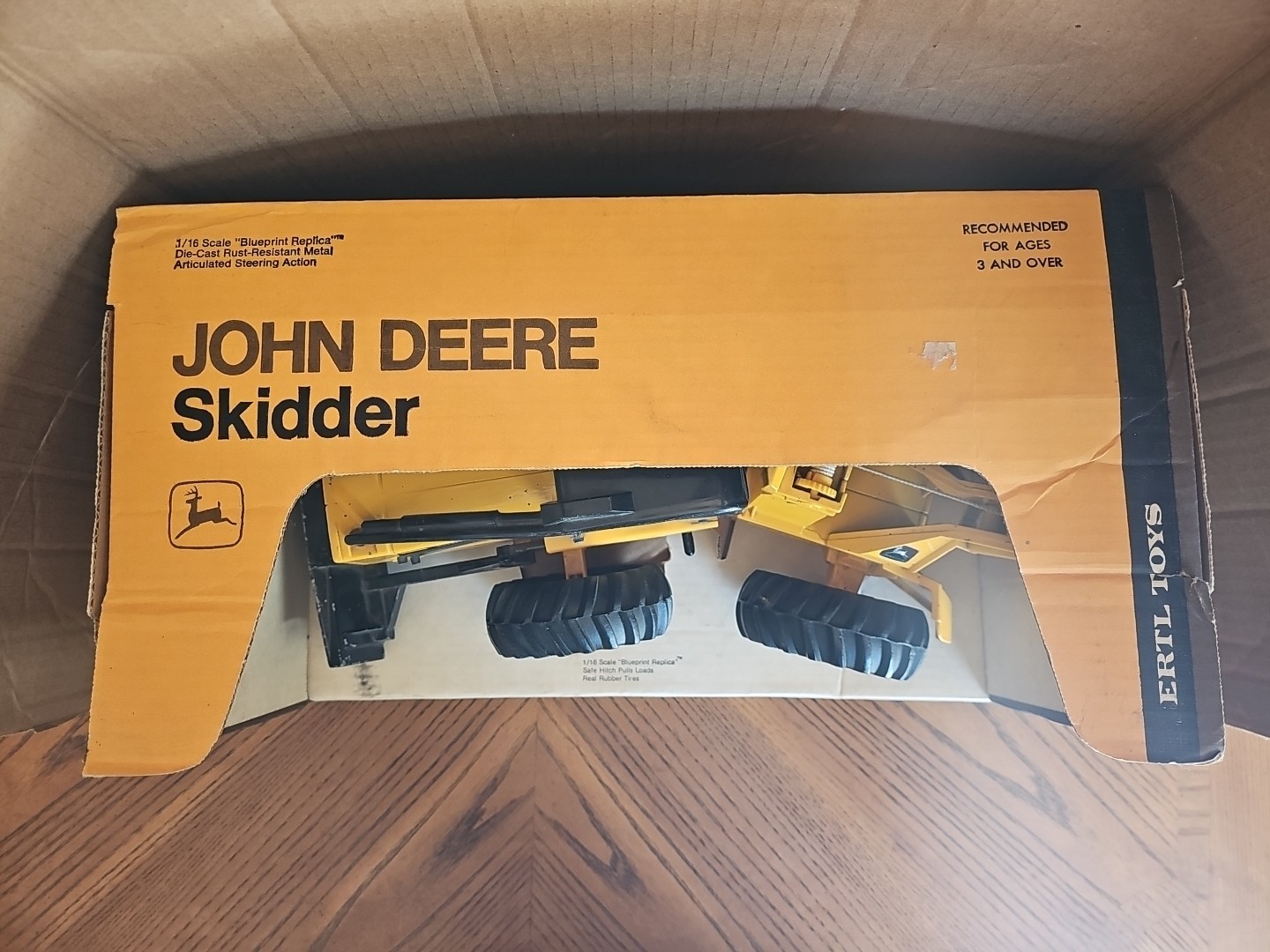 Ertl John Deere No. 590 Log Skidder 1/16 with Original Box