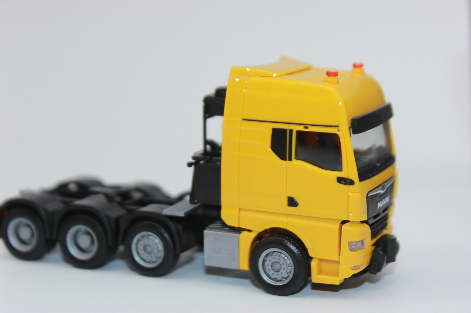 Herpa 313537 MAN TGX GX SL Tractor Unit 1:87 H0 New In Original Packaging
