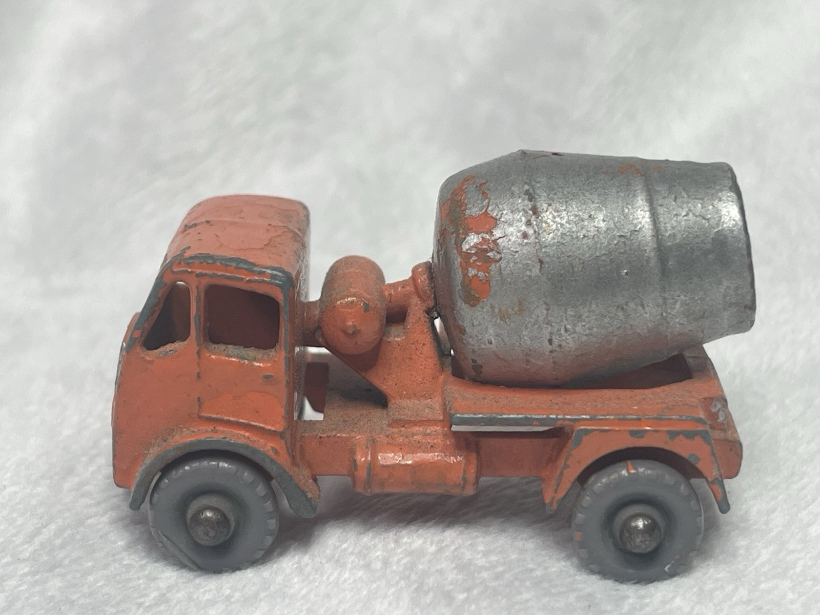 Vintage Matchbox Lesney No 26a ERF Cement Mixer Orange Grey Plastic Wheels 1958