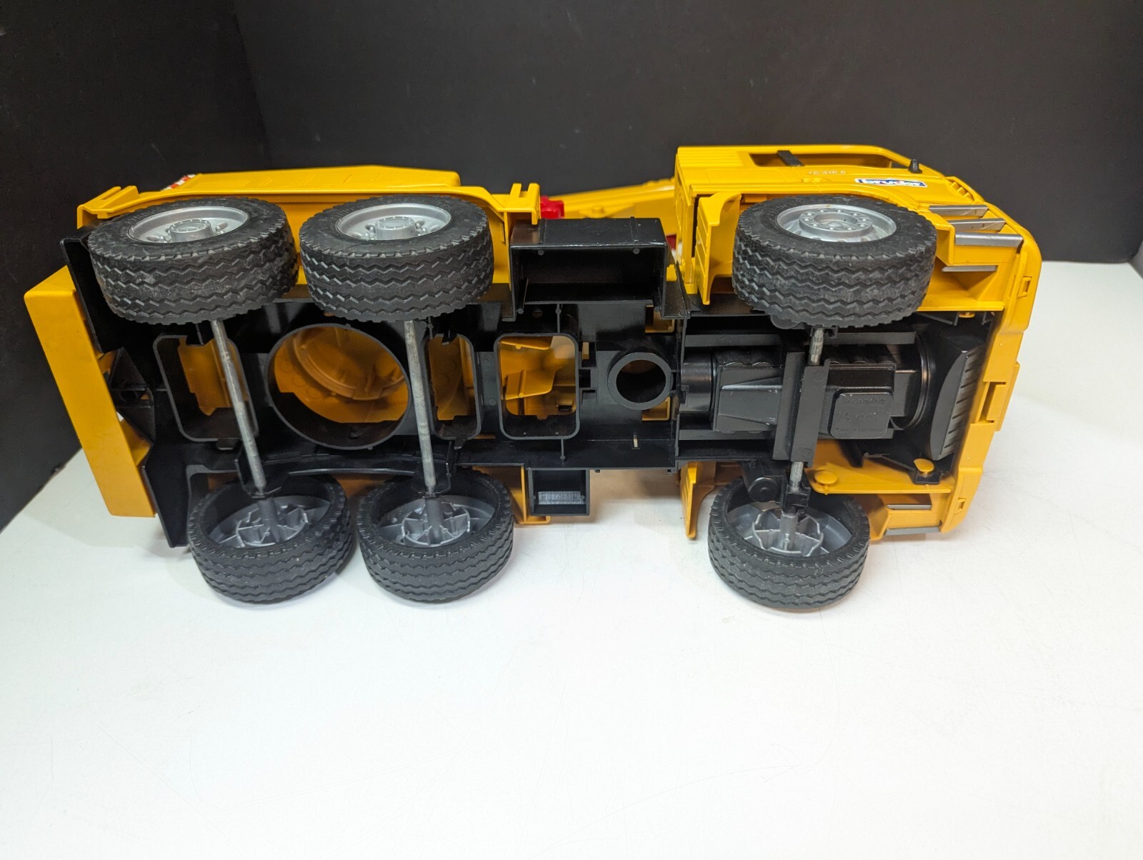 1/16 Scale Plastic BRUDER MAN YELLOW TELE-CRANE TC 4500 TGA-41.440n READ