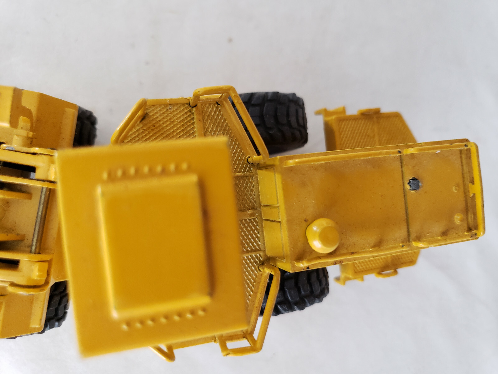 NZG No. 167 Radlader Cat 988 B Wheel Loader 1/50 Scale Die Cast Model NIB