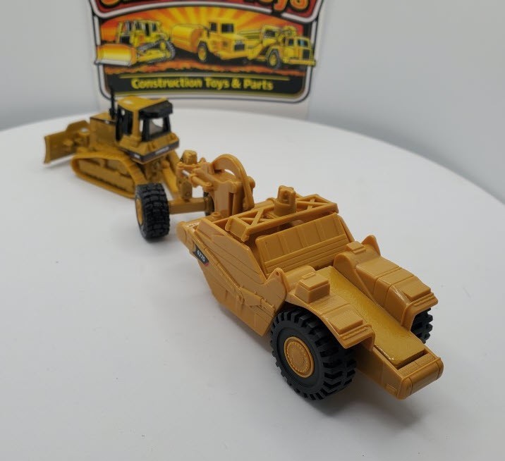 Cat D5M Dozer & Pull Type Cat 627G Scraper Bowl with Drawbar (HO – 1/87 scale)