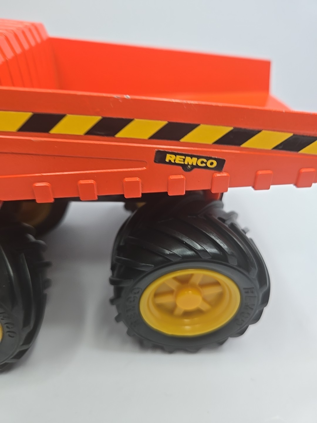 Vintage 1988 Remco Dump Truck Orange Black Yellow Toy 7” Construction