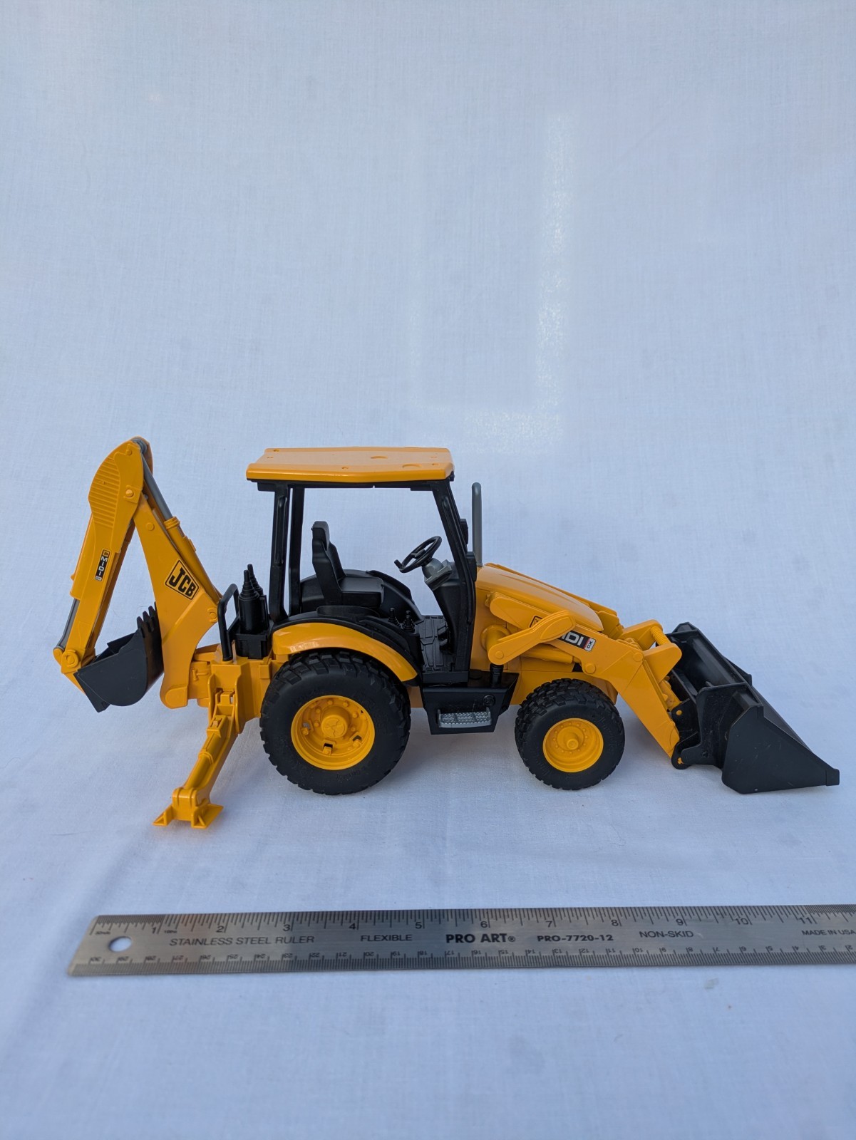 Bruder #02427 JCB MIDI CX Pre-owned. Gently Used #2427