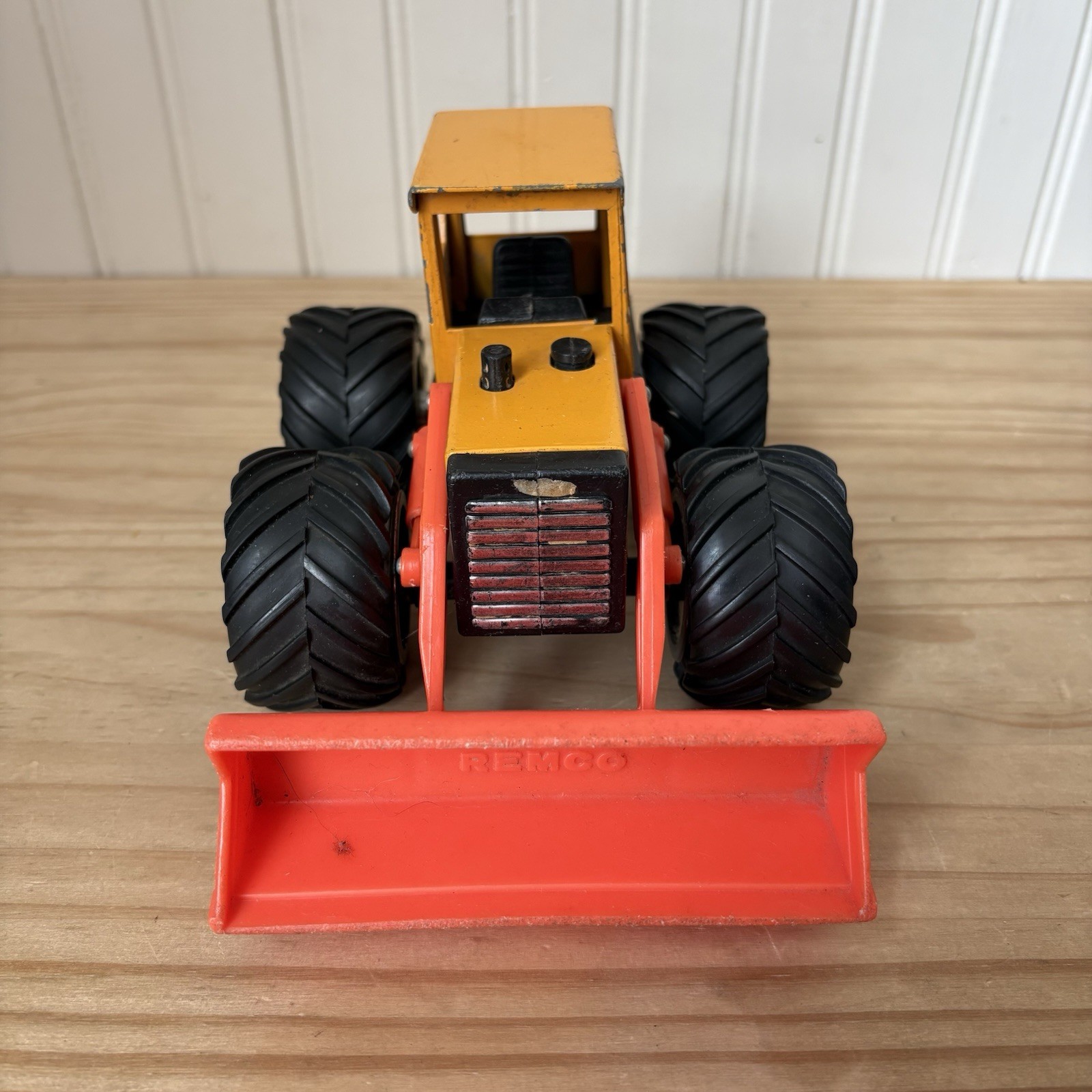 Vtg Remco Front End Loader Steel Body Construction Toy Truck Bucket Bulldozer 8”