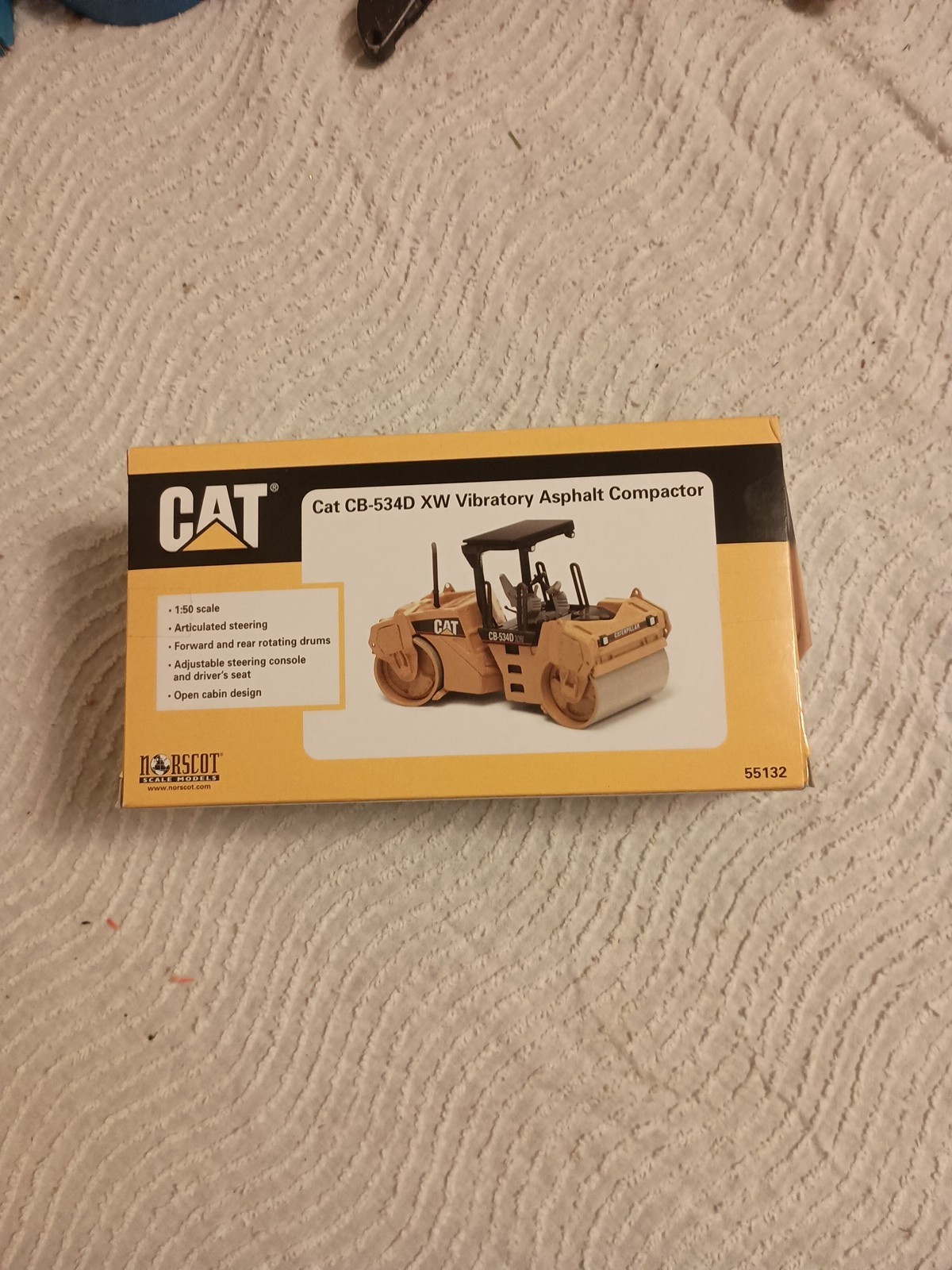 NORSCOT 55132 CAT CB-534D XW VIBRATORY ASPHALT COMPACTOR 1:50 SCALE N.I.B.