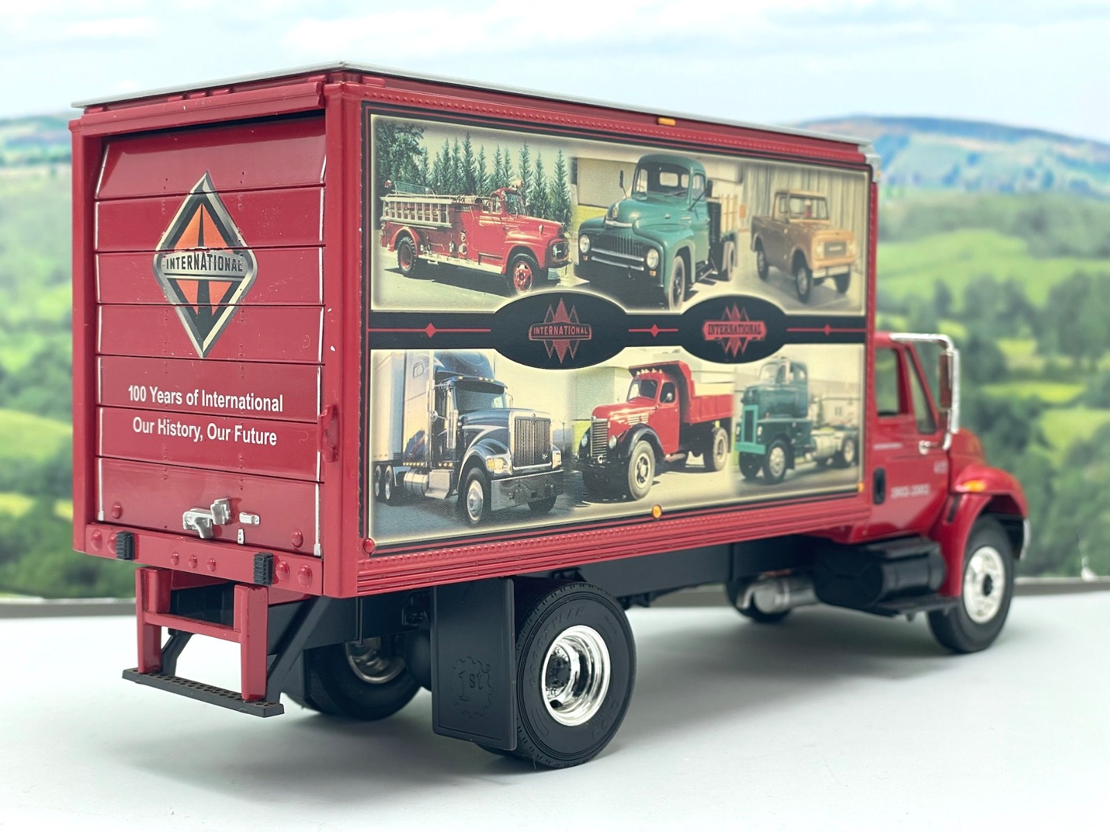 FIRST GEAR INTERNATIONAL 4400 100th Anniversary Edition Dry Goods Van 19-2935