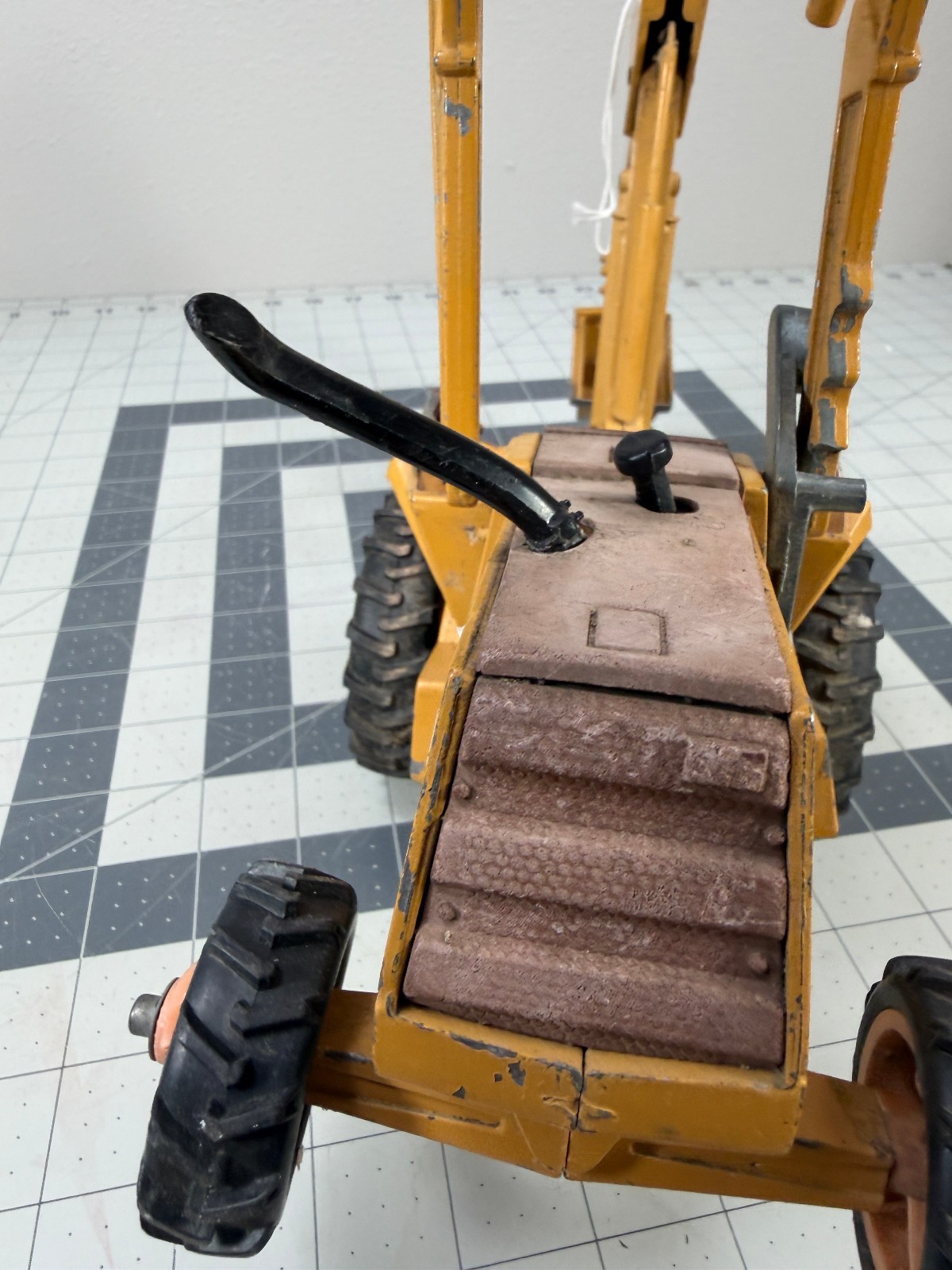 Vintage ERTL CASE 580 E 1:16 Scale Construction Loader Backhoe
