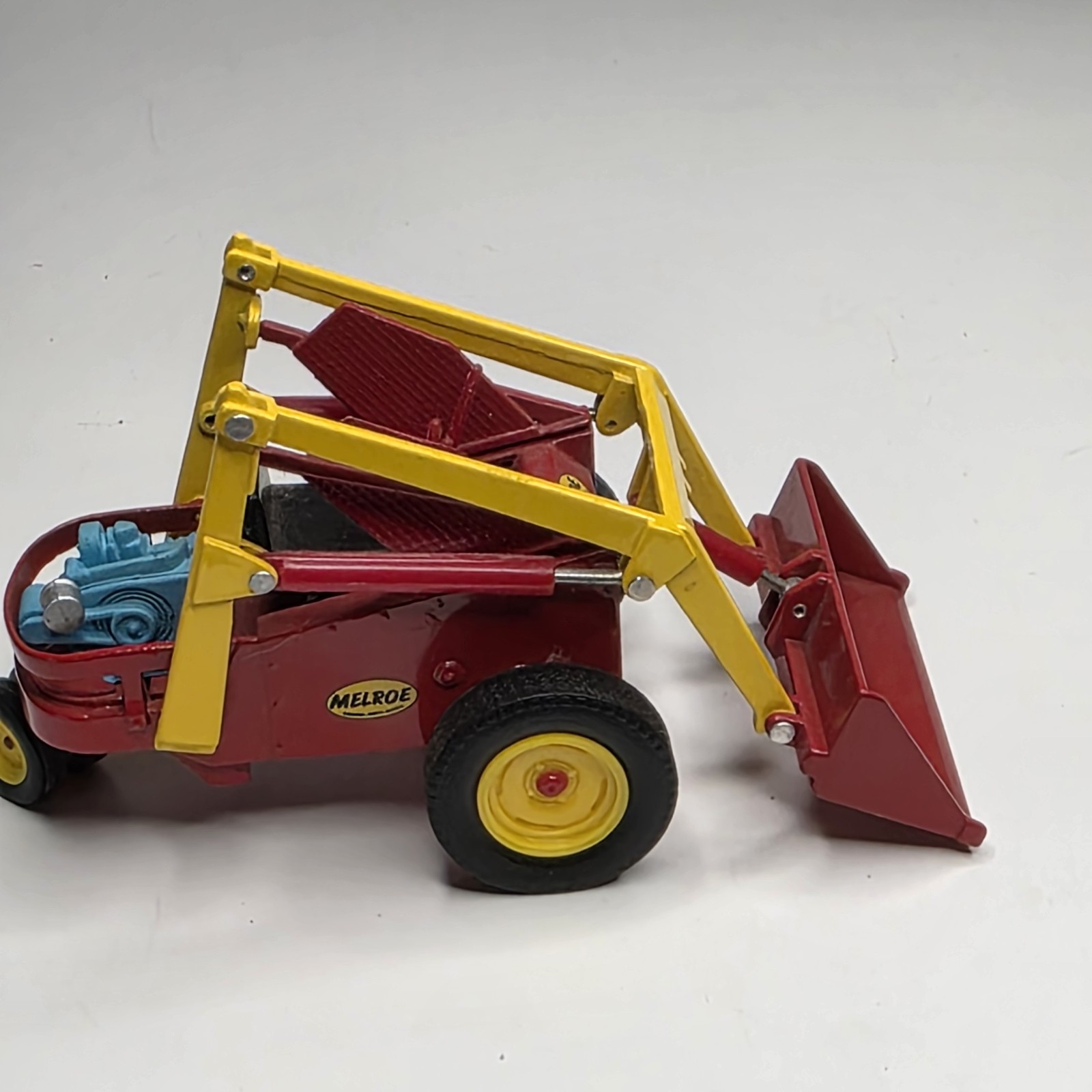Melroe Bobcat M-200 Loader Clover 1:25 Scale Diecast Model #6722771 – No Box