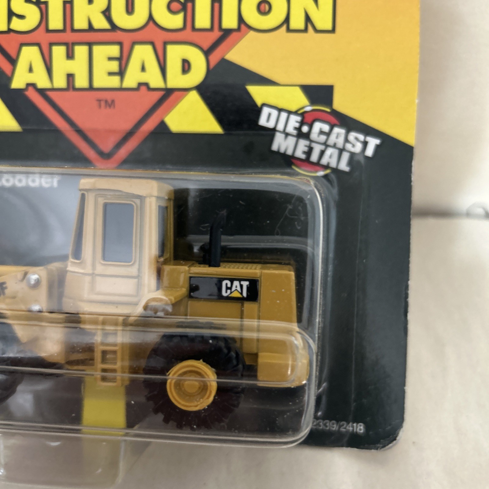 ERTL Road Construction Ahead Caterpillar 950F Wheel Loader 1995 Die-Cast NEW bx1